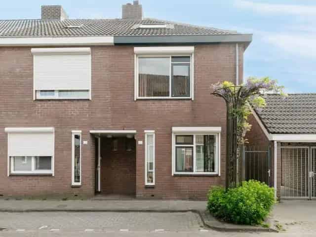 Te Koop: Ruime Eindwoning Tilburg 4 Slaapkamers 101m²