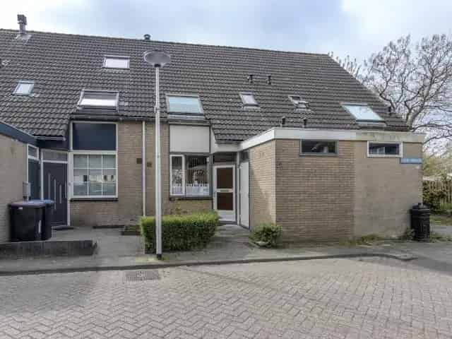 Ruime Tussenwoning 4 Slaapkamers Spijkenisse