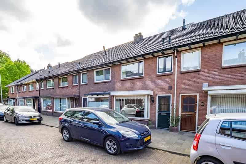 Kluswoning Utrecht Zuilen 3 slaapkamers zonnige tuin werkschuur