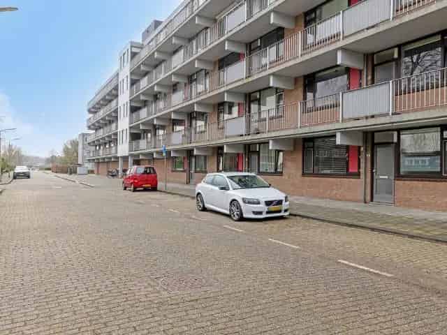 Appartement te koop Terneuzen: Ruim en Licht Appartement met Balkon