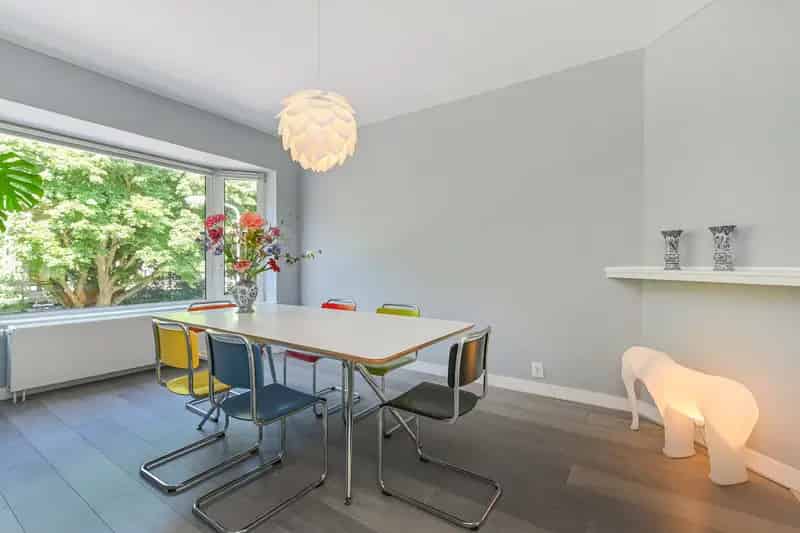 Jaren 30 Dubbele Bovenwoning Voorburg 5 Kamers Dakterras