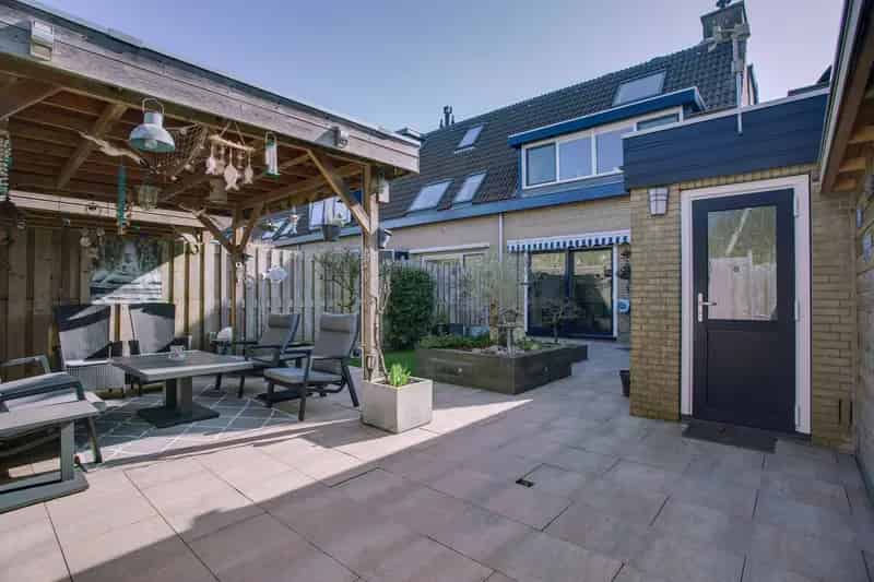 Ruime Hoekwoning te Koop Leidschendam 4 slaapkamers Zonnige Tuin
