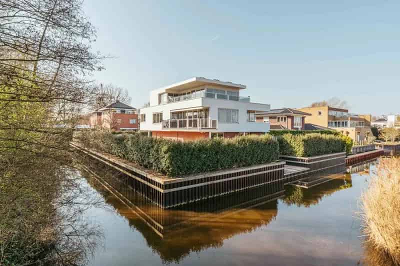 Moderne Villa Amstelveen 383m2 Appartement 4 slaapkamers A++