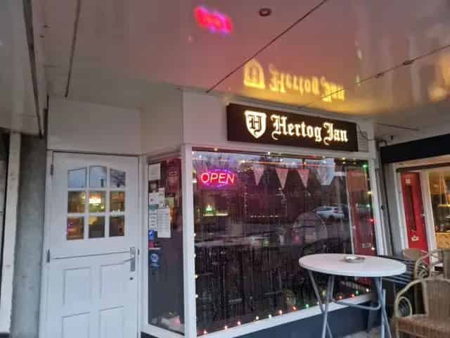Café Alardus te Rockanje: Bruin Café te Koop
