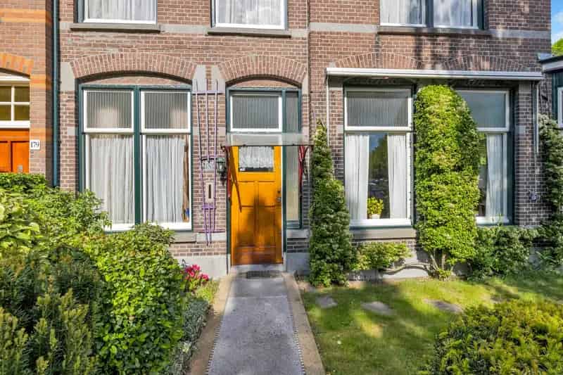 Jaren 30 Hoekwoning Rijswijk te koop renovatieproject