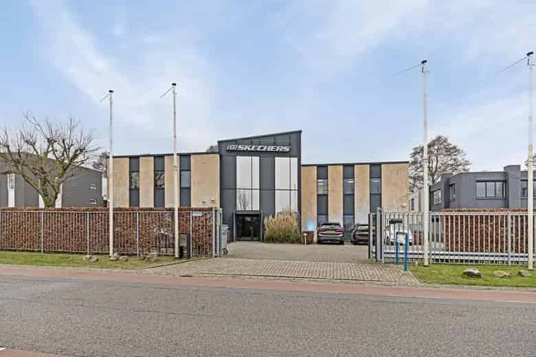 502 m2 Kantoorruimte te Huur Waalwijk N261