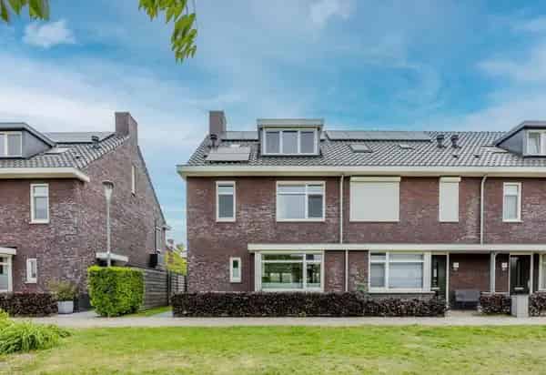 Hoekwoning 5 slaapkamers Waalsprong Nijmegen