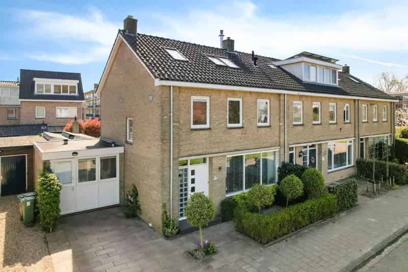 Ruime 5-kamer Hoekwoning Oude Dorp Zoetermeer Zonnige Tuin Eigen Oprit