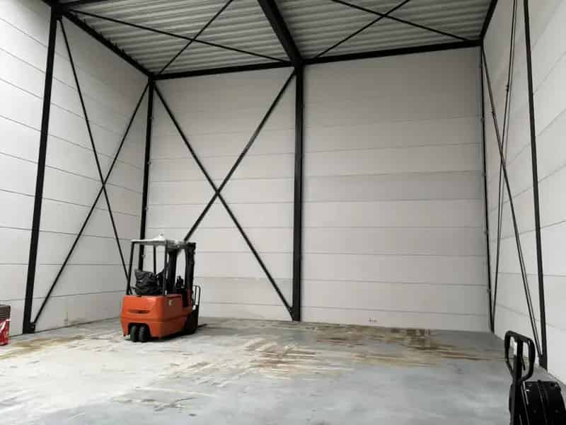 Bedrijfsunit te huur Zwaagdijk 132m2