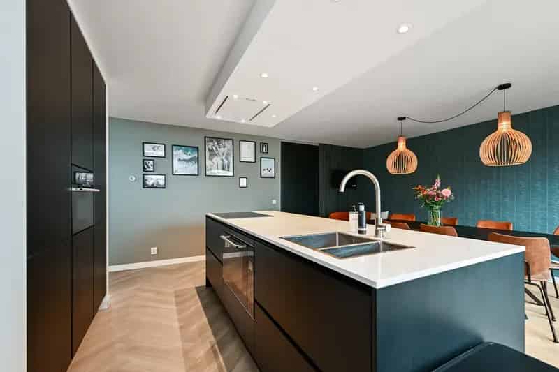 Luxe 7-slaapkamer woning aan het water - gerenoveerd 2021