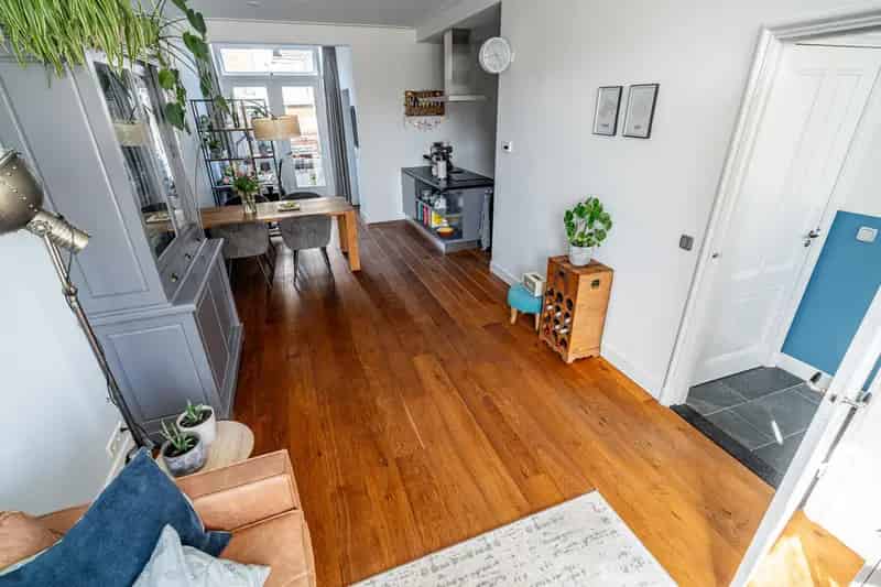 Leiden Singelpark: Instapklare benedenwoning met tuin