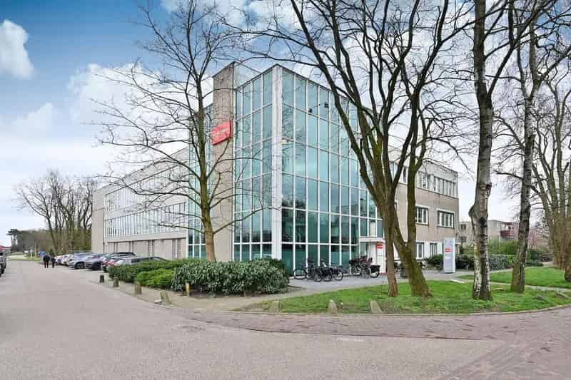 Kantoorruimte Hilversum 2625m2 te huur Van Linschotenlaan