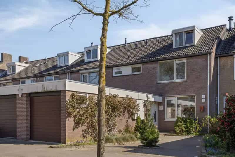 Instapklare Tussenwoning 3 slaapkamers Parkzicht Garage Eindhoven