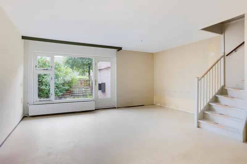 Maisonnettewoning Almere: te moderniseren woning nabij station en stadshart