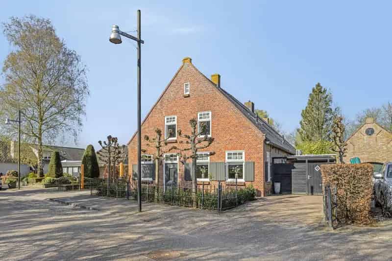 Woonboerderij: Karaktervol en Ruim - 3 Slaapkamers - Grote Tuin