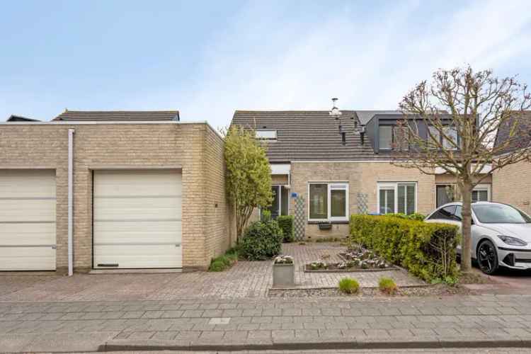 Levensloopbestendige woning Sommelsdijk - Tuin - Twee badkamers - Garage