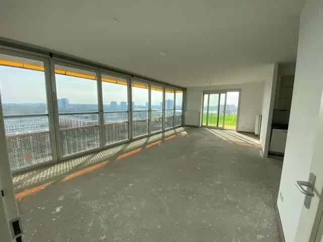 Modern Appartement Hoogvliet 2 Slaapkamers Balkon Parkeerplek