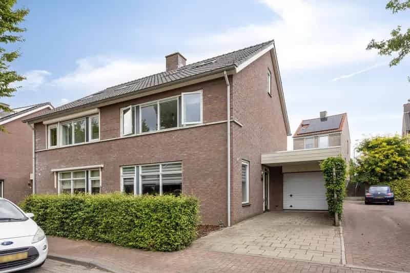 Huis Te Koop , 1, Kapelse Wiel, Lith, Noord-Brabant