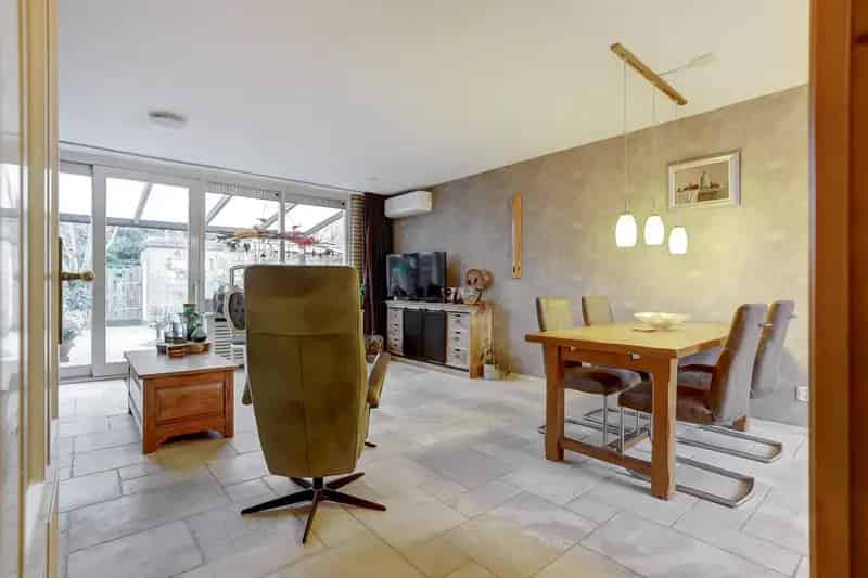 Ruime 4 Slaapkamers Familiewoning Hoogvliet