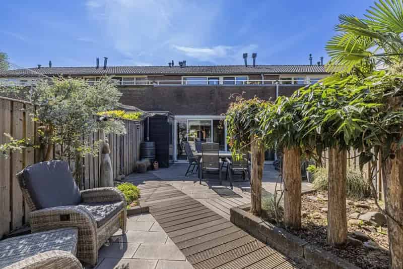 Ruime Familiewoning 4 slaapkamers Maarssen Garage Tuin