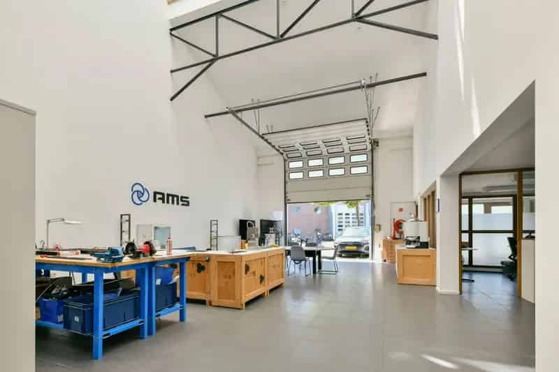 Kantoorruimte Amsterdam Noord 291m2 Showroom Opslag Parkeergelegenheid