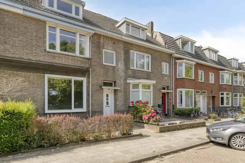 Jaren 30 Herenhuis Heer Ruime Tuin Nabij Winkels Scholen