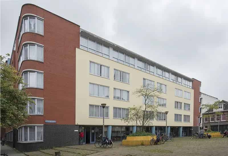 Gestoffeerde kamer met eigen badkamer Den Haag
