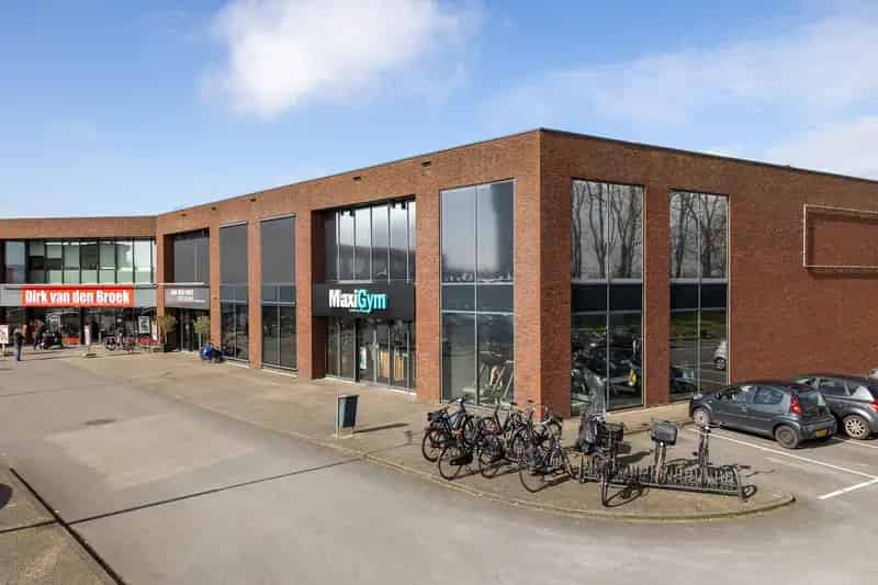 Bedrijfspand te huur Sassenheim 745m² A44 detailhandel