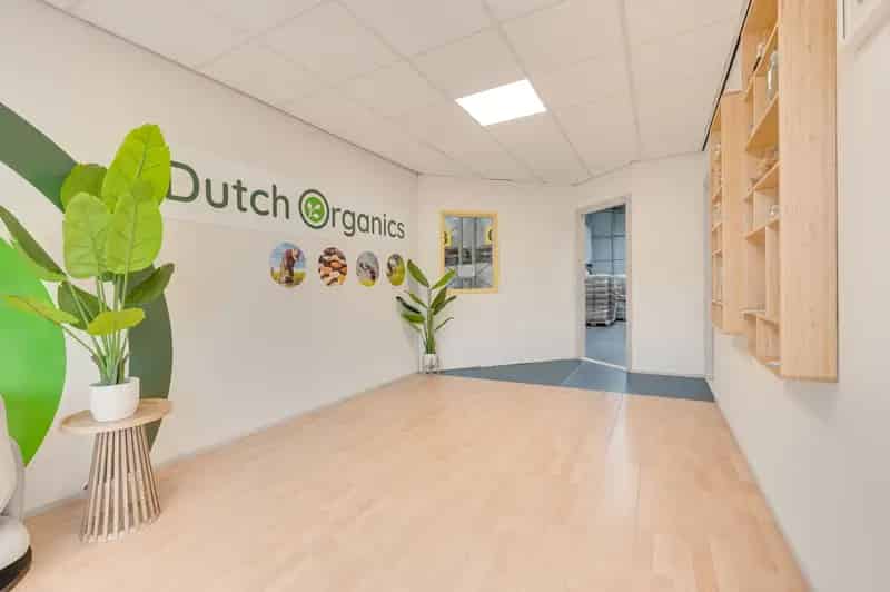 Bedrijfshal met Bedrijfswoning te Vlissingen