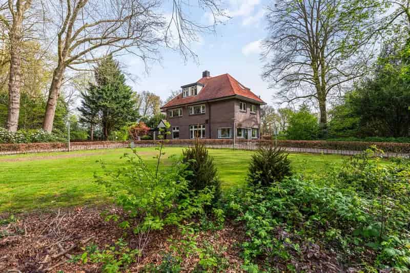 Zorginstelling Epe te koop: Kantoorvilla, woongebouwen en trainingscentrum