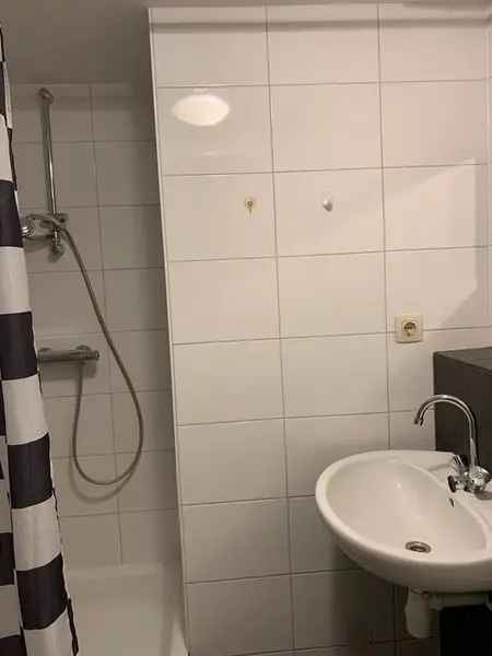 Studio 16m2 te Huur Eigen Badkamer Buitenruimte