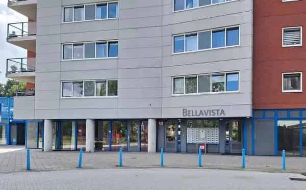 Appartement Trambaan: Lichtrijk 2 Slaapkamers Nabij Station