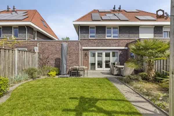 Royale 2-onder-1-kapwoning Welberg 4 slaapkamers 8 zonnepanelen