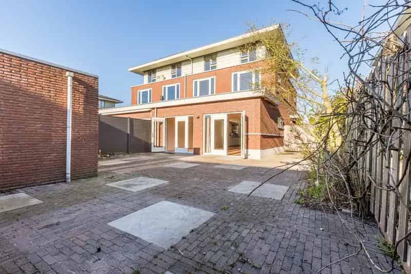 Ruime 2-onder-1-kapwoning in Amstelveen