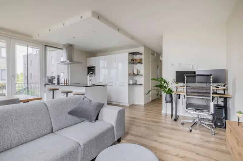 Instapklaar appartement Almere: modern 3-kamer appartement met balkon en parkeerplaats