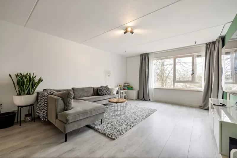 Ruim appartement Amsterdam Zuidoost 4 slaapkamers 2 balkons