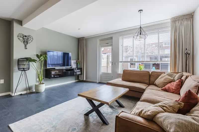 Uitgebouwde woning Reeshof 3 slaapkamers moderne keuken tuin