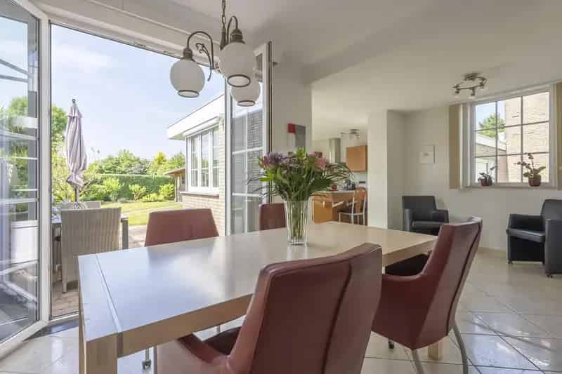 Halfvrijstaand huis Landgraaf 2 slaapkamers garage tuin 9 zonnepanelen energielabel A