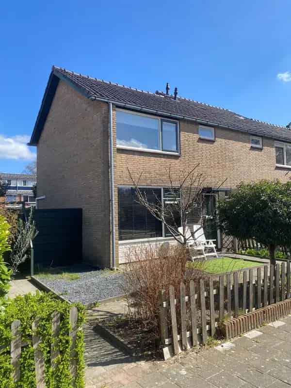 Hoekwoning Apeldoorn Ruime Tuin 3 Slaapkamers