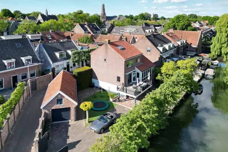 Vrijstaande Stadswoning IJsselstein 197m2 Gracht Rustig Wonen