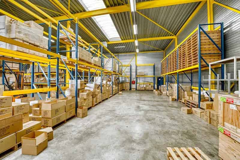 Bedrijfshal te huur Roelofarendsveen 1180m²