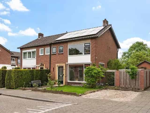 Tweekapper Apeldoorn Boterbloem 23  Energielabel A  Instapklaar