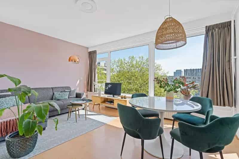 Ruim appartement Amsterdam 65m2 2 slaapkamers Nabij Hoofddorpplein