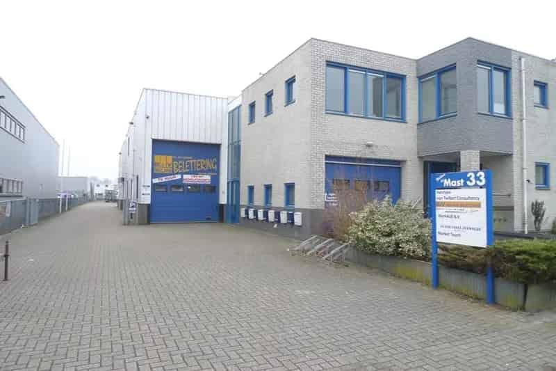 Souterrain 75m² te Huur Zeewolde Opslag Werkplek