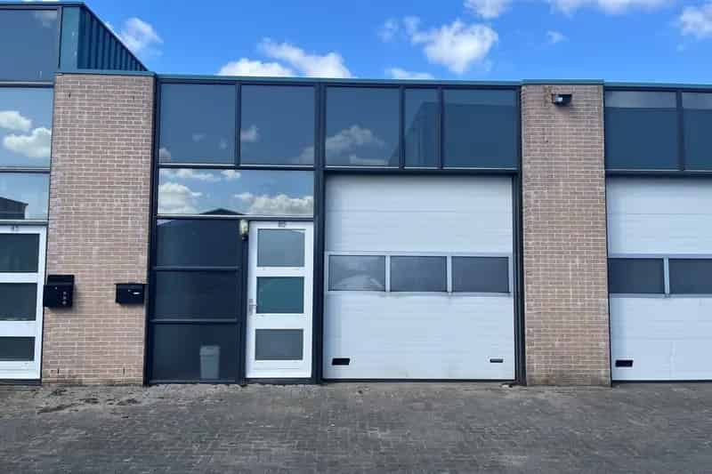 Bedrijfshal te Huur Emmeloord 72m2
