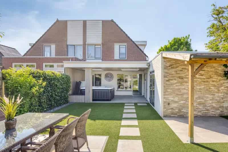 Tweekapper Oss  3 slaapkamers  Carport  Duurzaam  Zonnige tuin