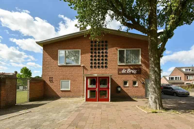 Gymzaal De Brug te Mijdrecht te koop: Herontwikkeling tot 4 woningen