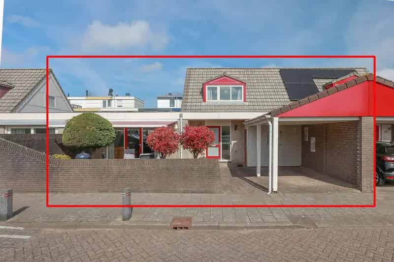 Bungalow te Velserbroek: Zonnige Tuin Carport  Ideaal voor senioren