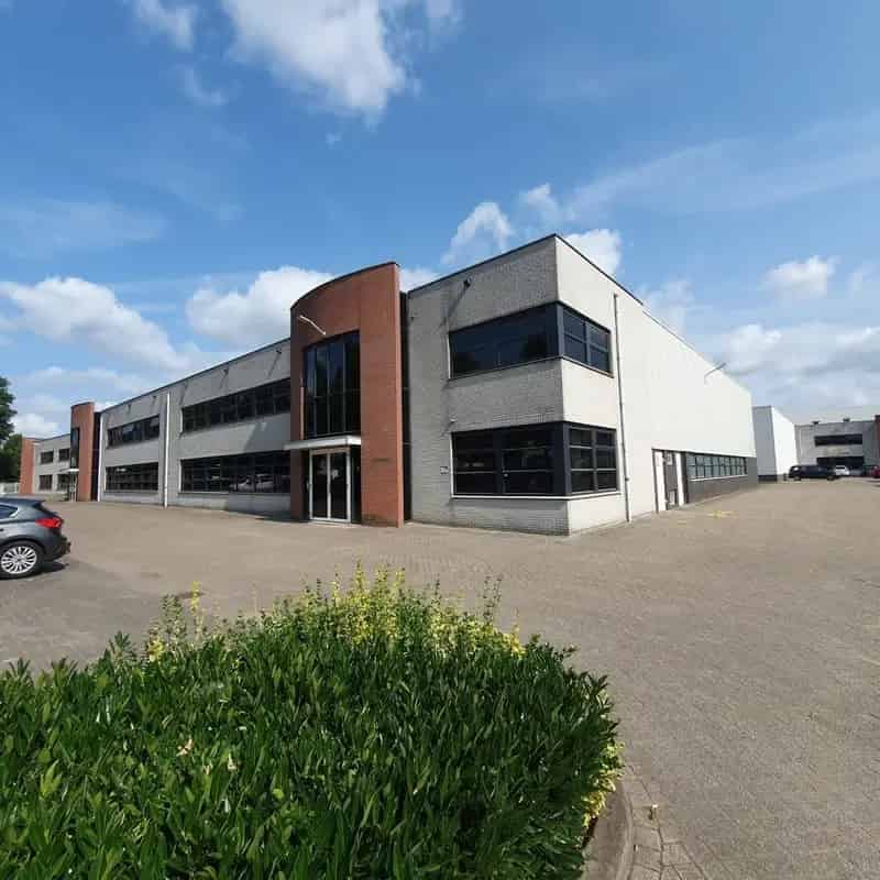 Bedrijfshal te Huur Helmond 973m2 Kantoor Mezzanine
