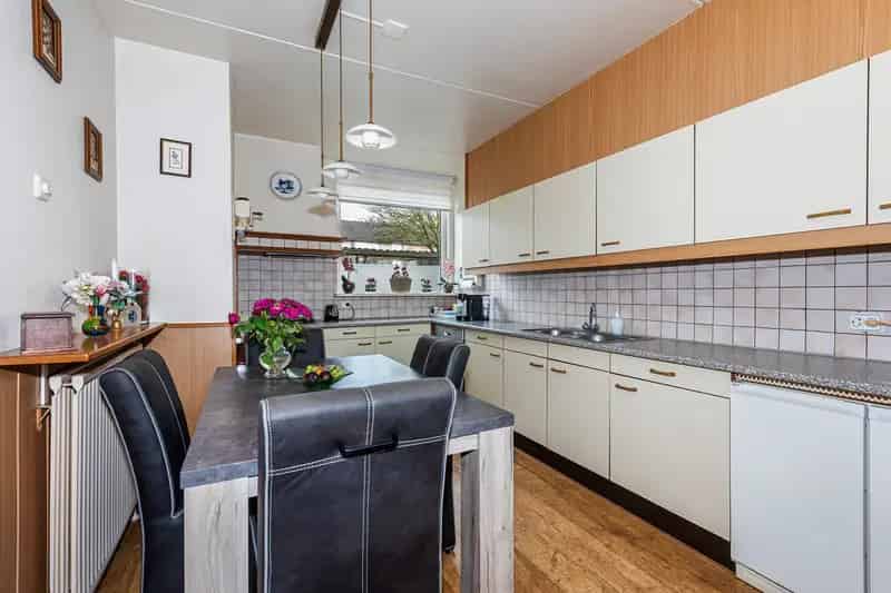 Ruime Hoekwoning 4 Slaapkamers Oprit Carport Oldenzaal